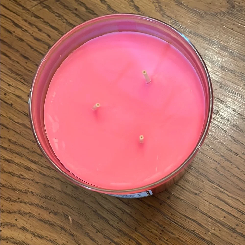 White Barn Pink Apple Punch Scented Candle - Picture 4 of 6